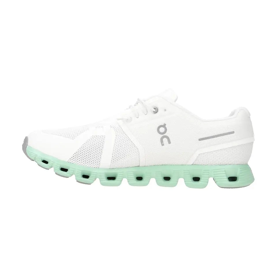 On Cloud 5 Men's Lightweight Everyday Sneaker