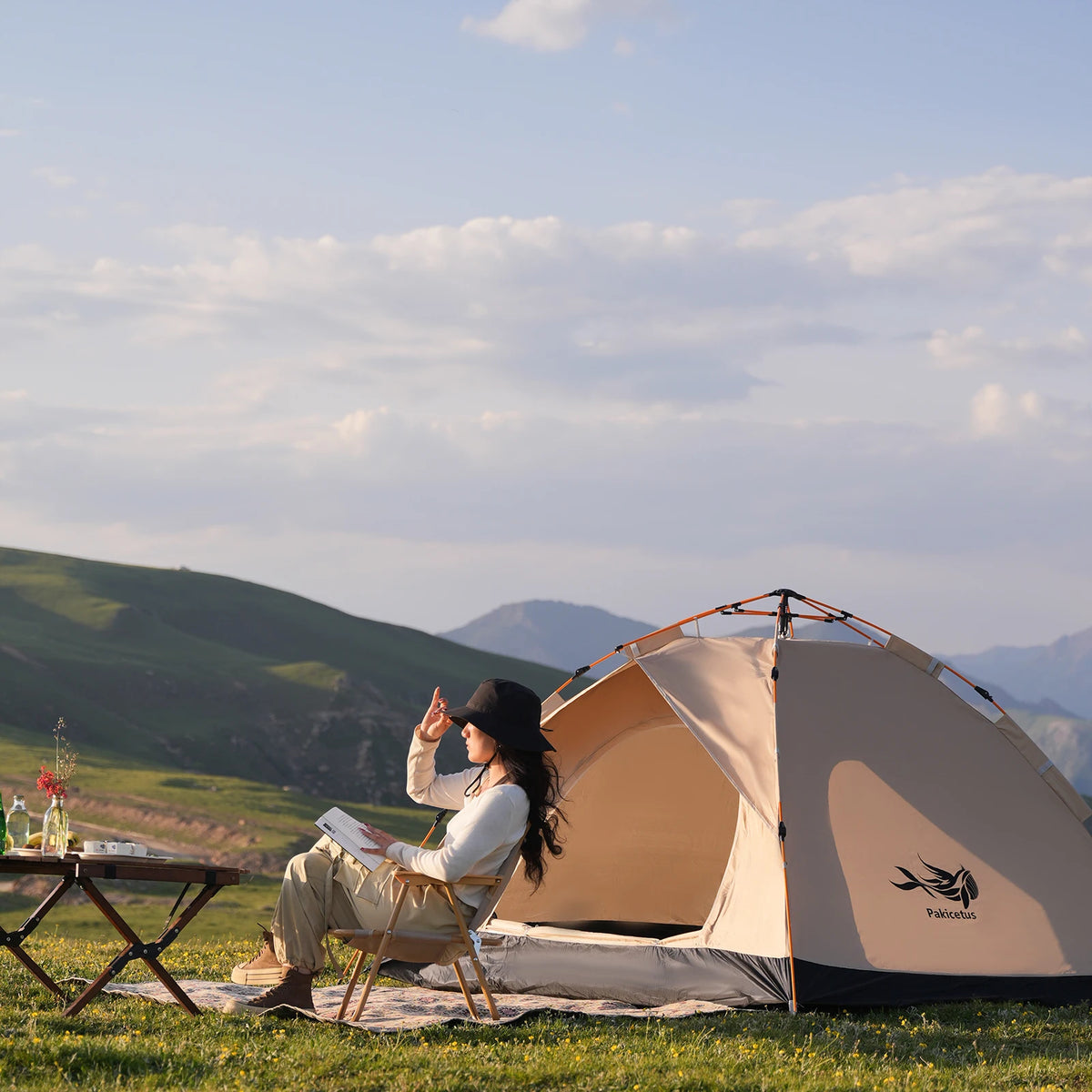 Pakicetus Automatic Pop Up Camping Tent for Outdoor Adventures