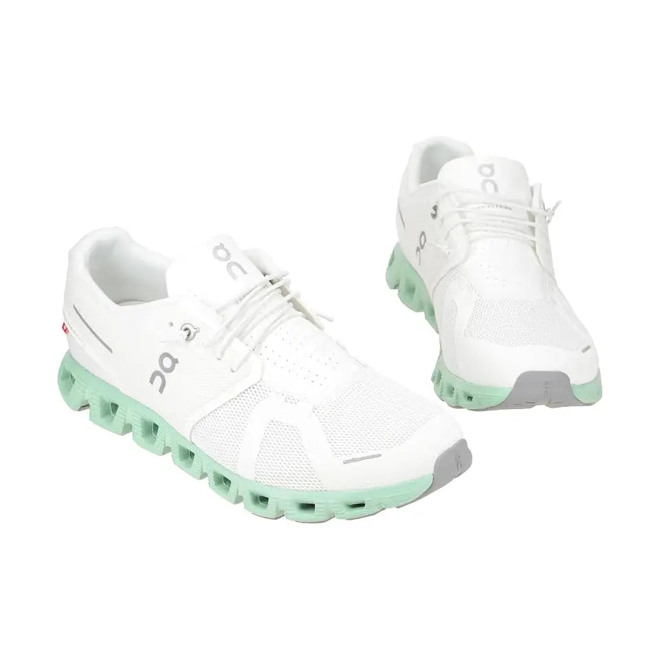 On Cloud 5 Men's Lightweight Everyday Sneaker