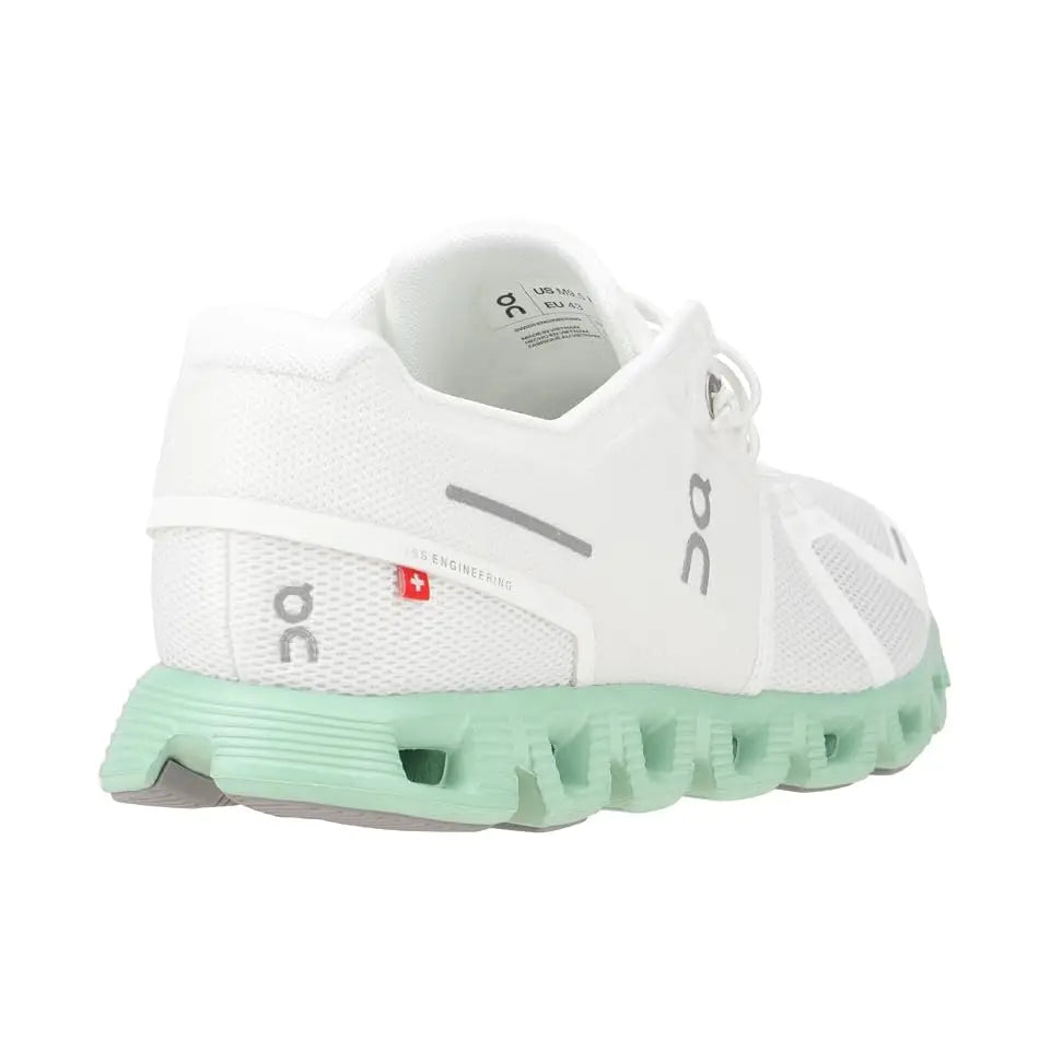 On Cloud 5 Men's Lightweight Everyday Sneaker